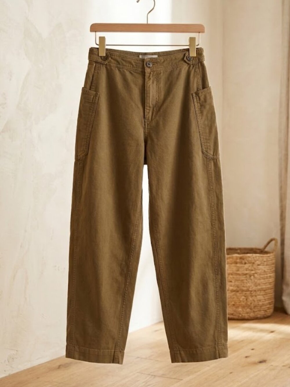 Everlane Organic Cotton Lightweight Utility Barrel Pant Tan size 2